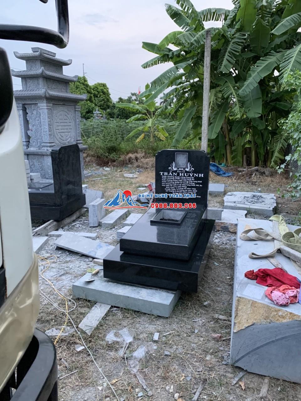 Mộ đá granite hoa cương Mộ đá granite hoa cương